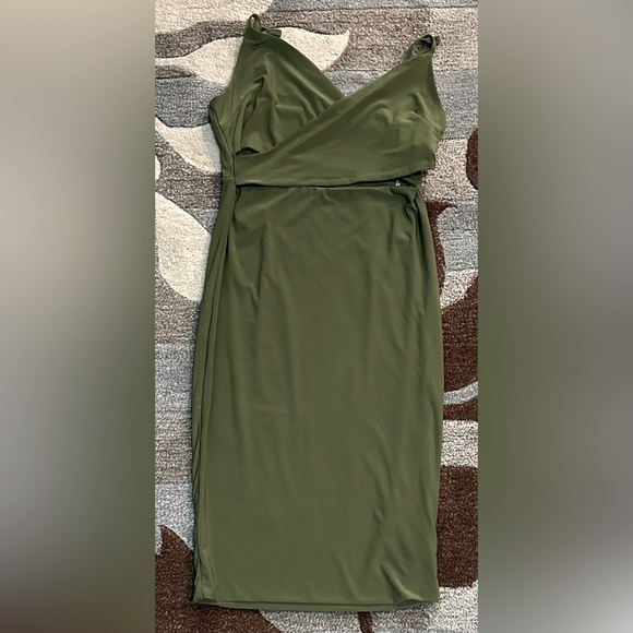 Mura Boutique Cross Bodice Bare Midriff Jersey Midi Dress Olive Green ZB6 - Picture 3 of 10